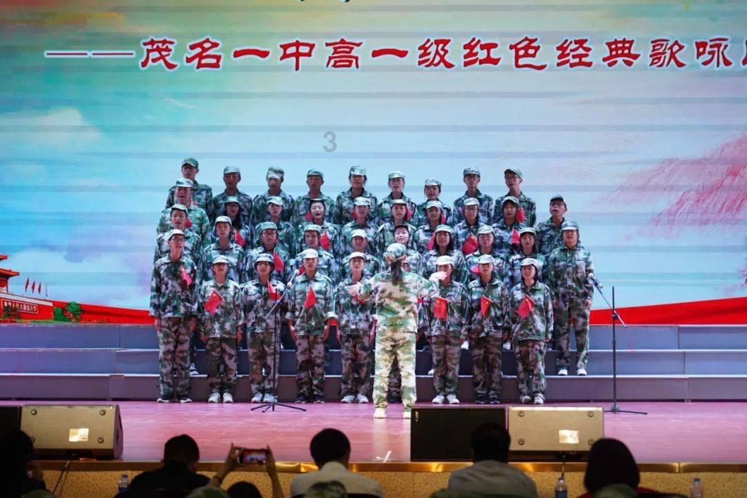 “龙”系列、“花”系列……在期末评语这件事上，老师们卷得很认真